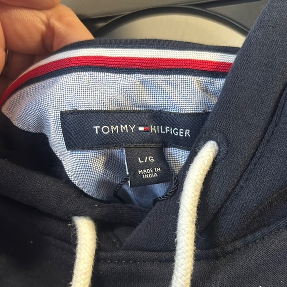 Tommy Hilfiger Navy Sweatshirt with Red and White Logo - Picture 7 of 7